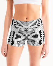 Load image into Gallery viewer, Craglines Shift Women's Mid-Rise Yoga Shorts