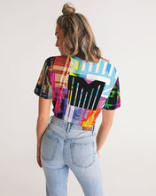 Load image into Gallery viewer, urbanAZTEC Women's Twist-Front Cropped Tee