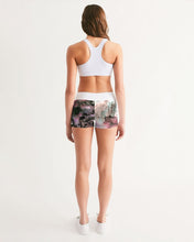 Load image into Gallery viewer, Chalkwater Crush Women's Mid-Rise Yoga Shorts
