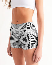 Load image into Gallery viewer, Craglines Shift Women's Mid-Rise Yoga Shorts