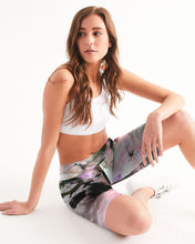 Load image into Gallery viewer, Chalkwater Crush Women's Mid-Rise Bike Shorts