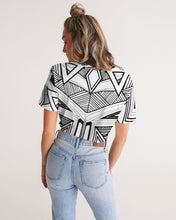 Load image into Gallery viewer, Craglines Shift Women's Twist-Front Cropped Tee