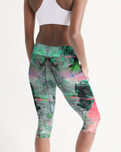Load image into Gallery viewer, painters table 2 Women's Mid-Rise Capri