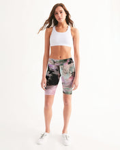 Load image into Gallery viewer, Chalkwater Crush Women&#39;s Mid-Rise Bike Shorts
