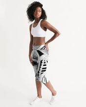 Load image into Gallery viewer, Craglines Shift Women&#39;s Mid-Rise Capri
