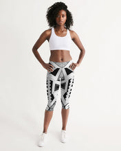 Load image into Gallery viewer, Craglines Shift Women&#39;s Mid-Rise Capri
