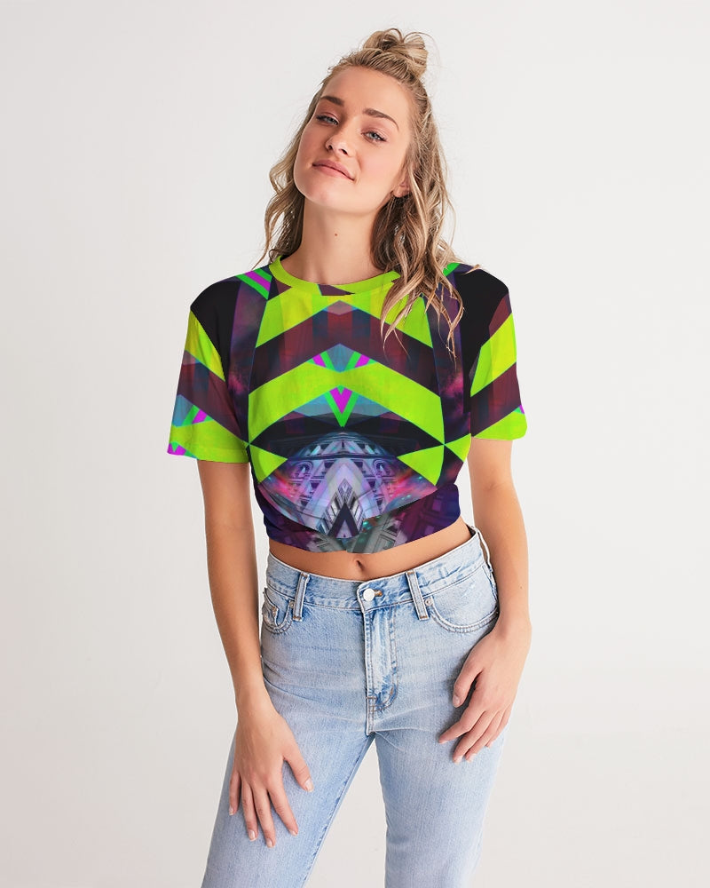 GALAXY GEO URBAN Women's Twist-Front Cropped Tee